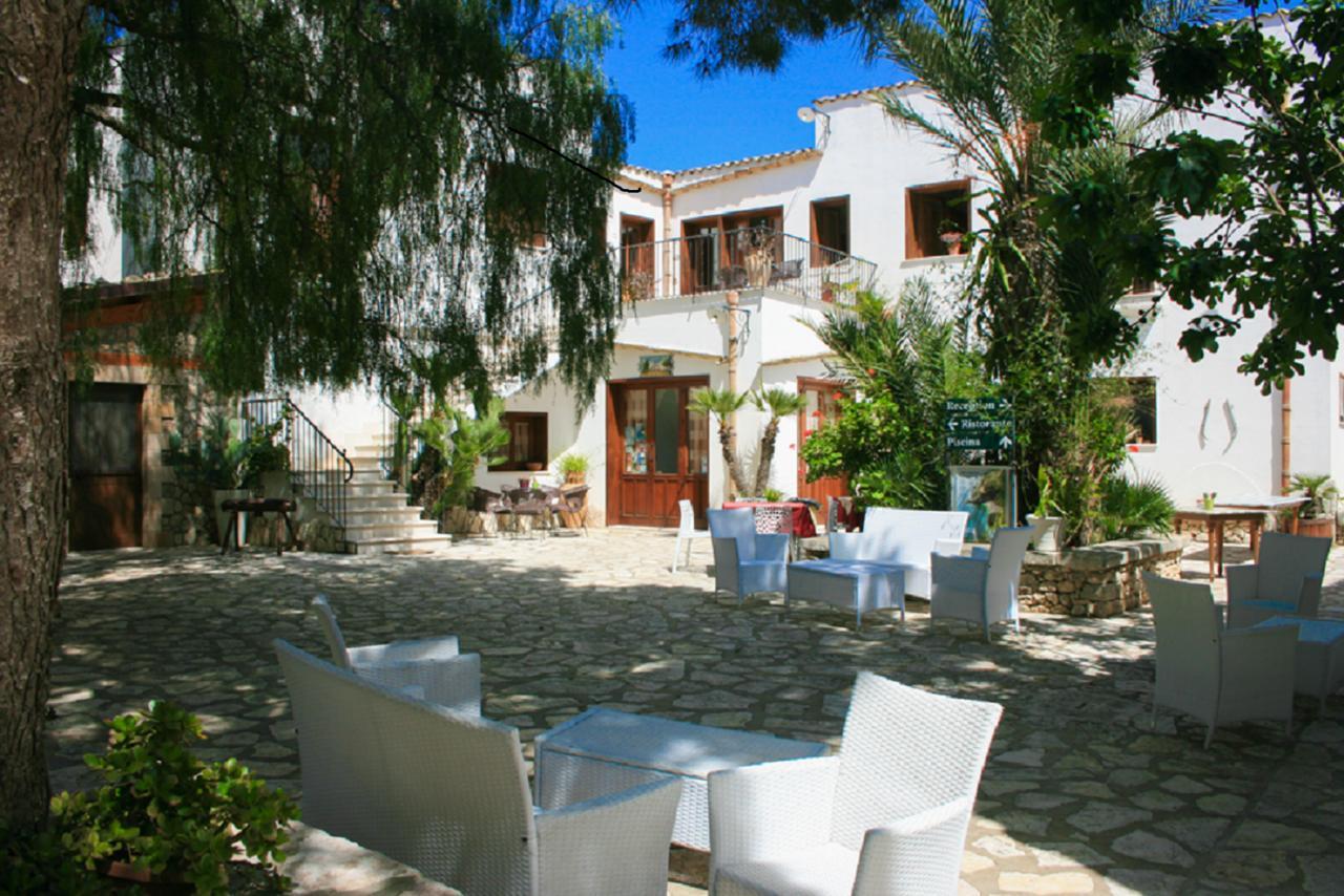 קוסטונאצ'י Casa Vacanze Il Cortile מראה חיצוני תמונה