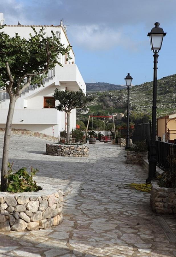 קוסטונאצ'י Casa Vacanze Il Cortile מראה חיצוני תמונה